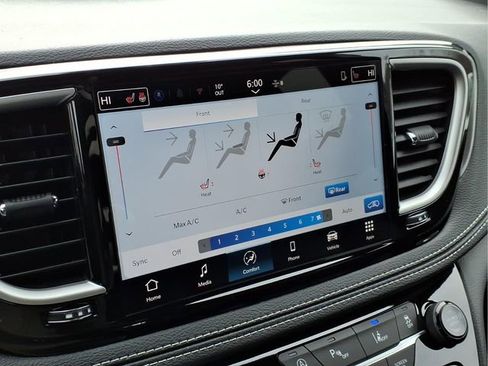 New 2026 Chrysler Pacifica Select w/ S Appearance Package FWD image 18