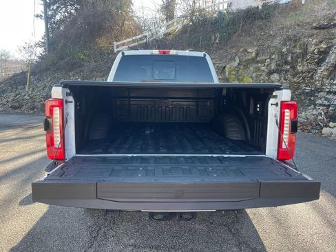 Certified 2024 Ford F250 Lariat w/ Chrome Package image 9