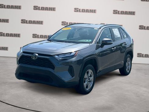 Used 2025 Toyota RAV4 XLE AWD/4WD image 1