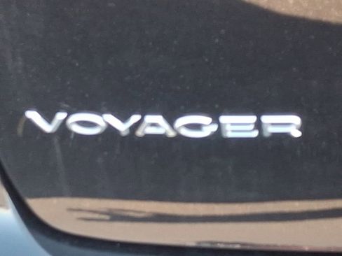 Used 2024 Chrysler Voyager LX FWD image 31