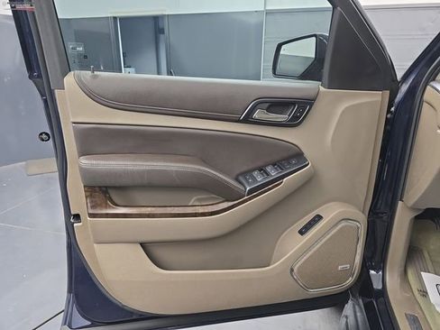 Used 2017 Chevrolet Suburban LT image 25