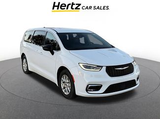 Used 2025 Chrysler Pacifica Select video 1