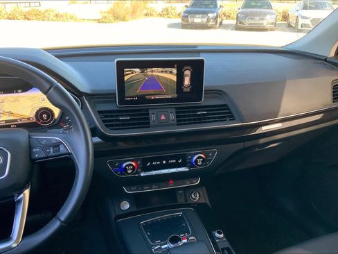 Used 2019 Audi Q5 2.0T Premium Plus w/ Premium Plus Package AWD/4WD image 7