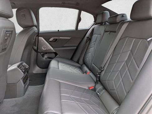 Used 2026 BMW 550e xDrive w/ Executive Package image 12