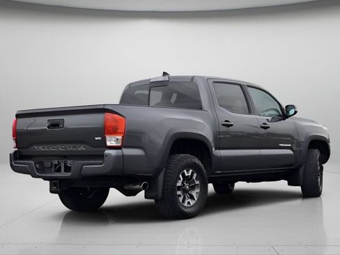 Used 2019 Toyota Tacoma TRD Off-Road w/ Technology Package AWD/4WD image 25