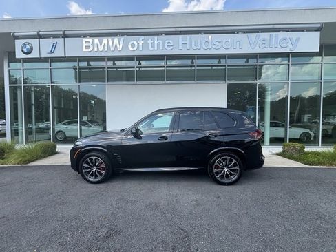 New 2026 BMW X5 xDrive40i w/ M Sport Package image 1