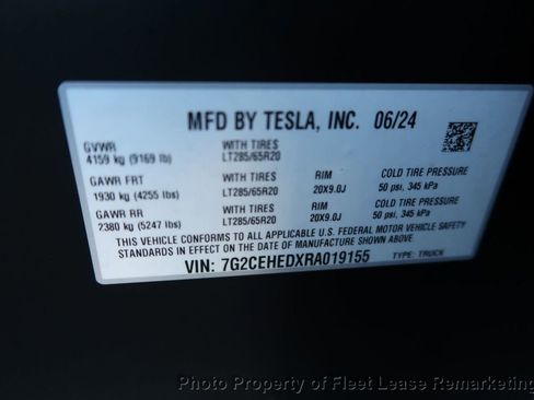 Used 2024 Tesla Cybertruck AWD Crew Cab image 14
