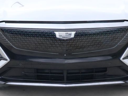 Used 2024 Cadillac Lyriq Sport RWD image 8