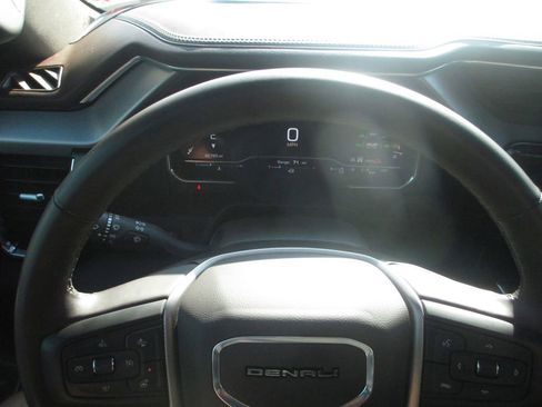 Used 2024 GMC Sierra 2500 Denali w/ Denali Reserve Package AWD/4WD image 36