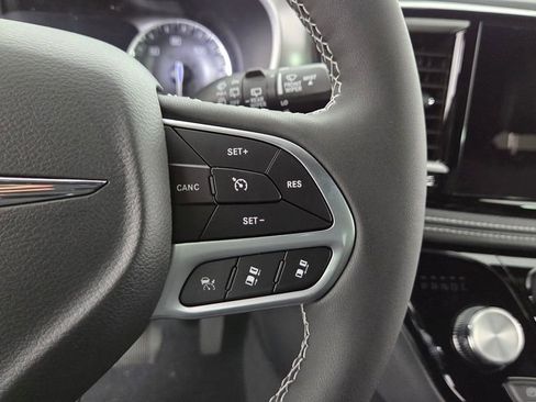 New 2026 Chrysler Pacifica Select image 18