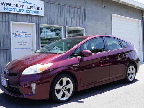 Used 2013 Toyota Prius Persona Series FWD image 4
