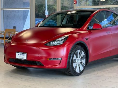 Used 2022 Tesla Model Y Long Range AWD/4WD image 3