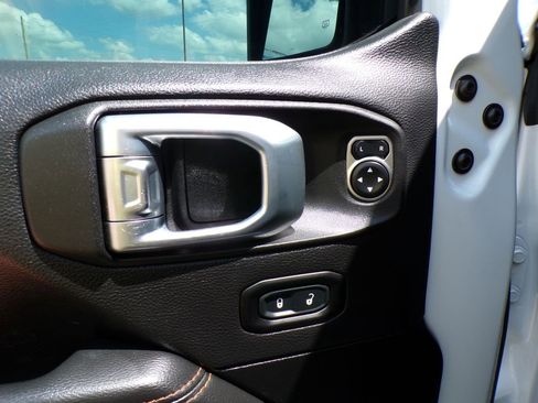 Used 2021 Jeep Gladiator Mojave AWD/4WD image 10