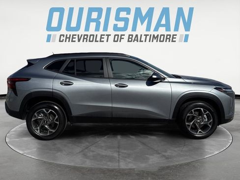Certified 2025 Chevrolet Trax LT w/ Driver Confidence Package FWD image 8