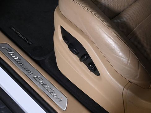 Certified 2023 Porsche Cayenne Platinum Edition AWD/4WD image 25