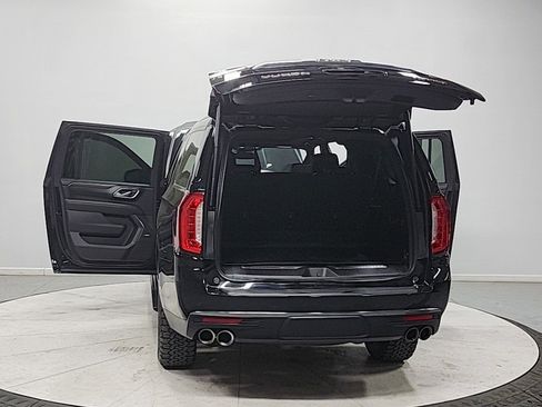 Used 2023 GMC Yukon XL AT4 w/ AT4 Premium Package AWD/4WD image 14