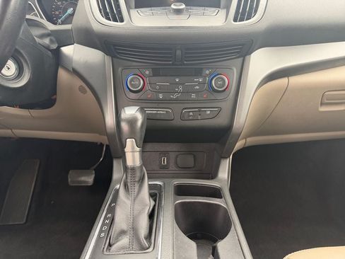Used 2017 Ford Escape SE w/ SE Leather Comfort Package AWD/4WD image 20