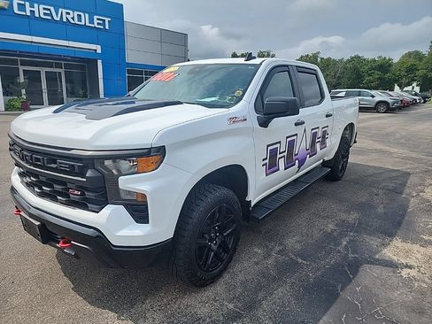 Used 2023 Chevrolet Silverado 1500 Custom Trail Boss w/ LPO, Dark Essentials Package AWD/4WD image 3