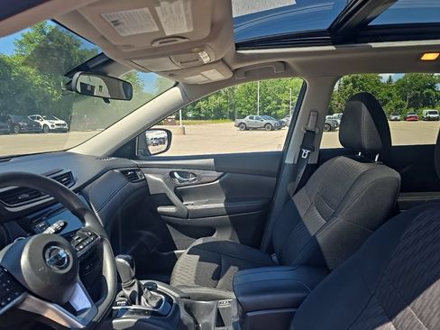 Used 2019 Nissan Rogue SV AWD/4WD image 5