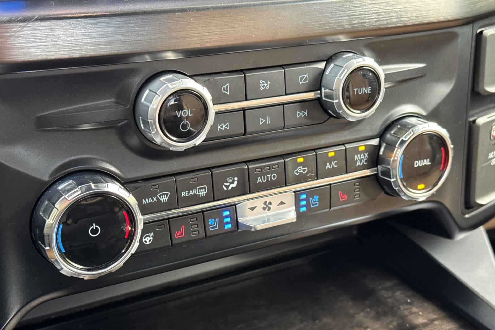 Used 2024 Ford F250 Lariat w/ Sport Appearance Package AWD/4WD image 20
