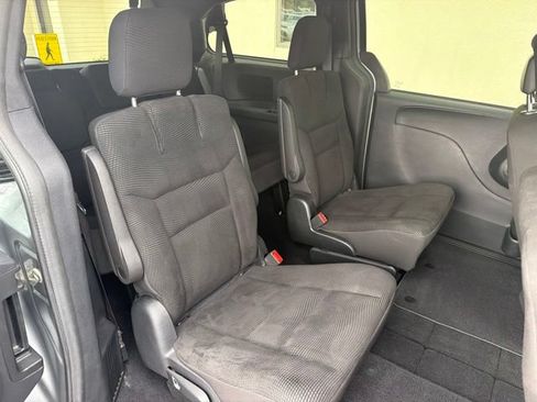 Used 2020 Dodge Grand Caravan SE FWD image 6