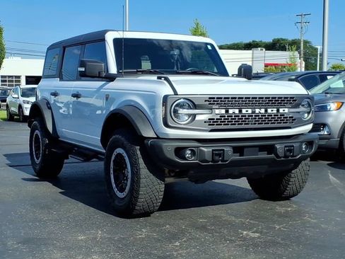 Certified 2023 Ford Bronco Badlands w/ Sasquatch Package AWD/4WD image 3
