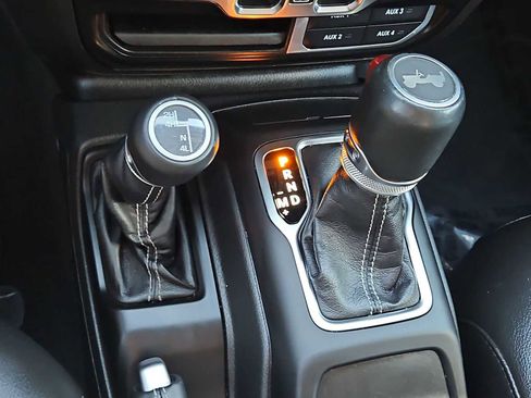 Used 2022 Jeep Wrangler Unlimited Sahara w/ LED Lighting Group image 31