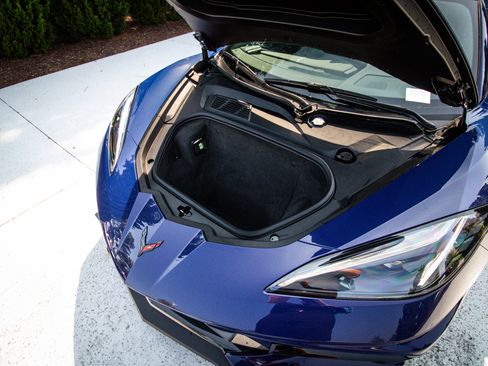 Used 2025 Chevrolet Corvette Stingray Coupe w/ Body-Colour Dual Roof Package RWD image 30