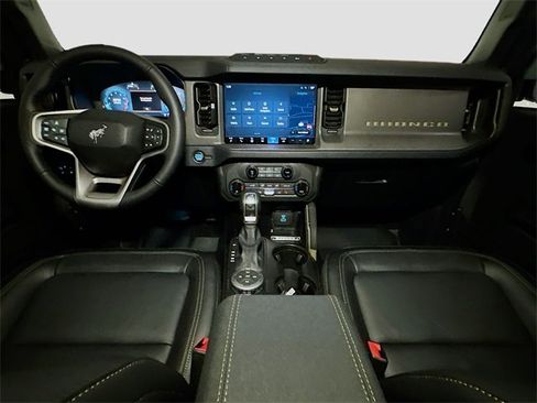 New 2025 Ford Bronco Badlands image 6
