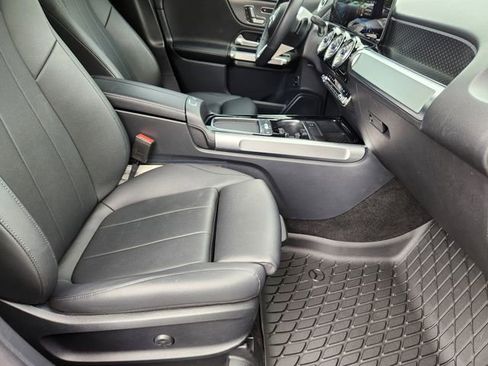 Certified 2024 Mercedes-Benz GLB 250 4MATIC image 19