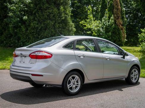 Used 2018 Ford Fiesta SE FWD image 5