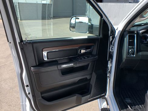 Used 2018 RAM 1500 Laramie image 13