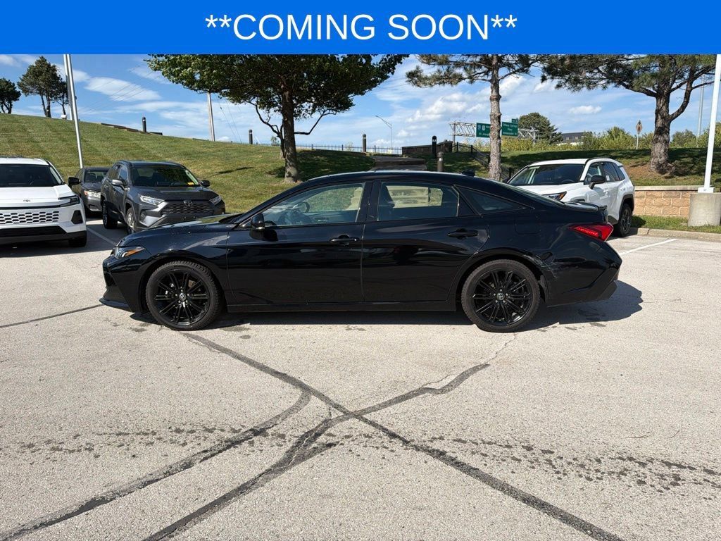 Used 2022 Toyota Avalon XSE FWD image 11