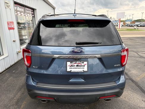 Used 2018 Ford Explorer XLT w/ Equipment Group 202A AWD/4WD image 4