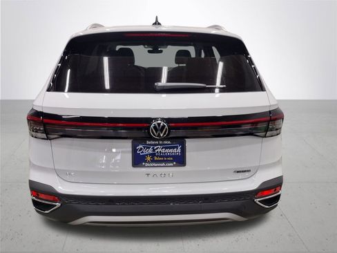 New 2025 Volkswagen Taos SE image 11