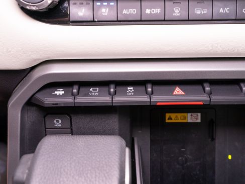 Used 2024 Toyota Sequoia Capstone AWD/4WD image 24