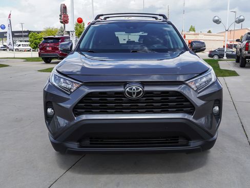 Used 2021 Toyota RAV4 XLE w/ Carpet Mat Package (TMS) AWD/4WD image 3