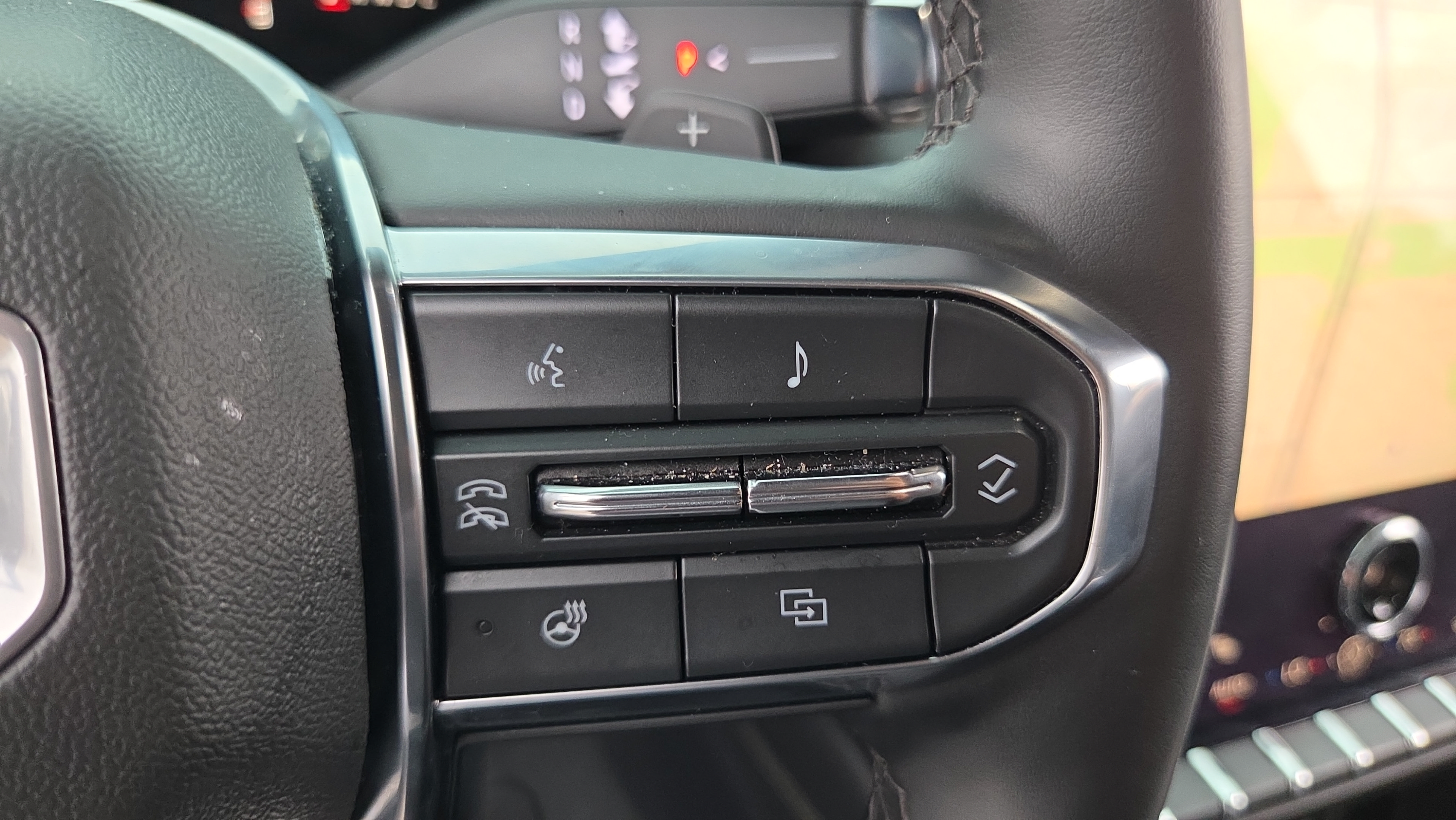 Used 2025 GMC Yukon Elevation AWD/4WD image 28