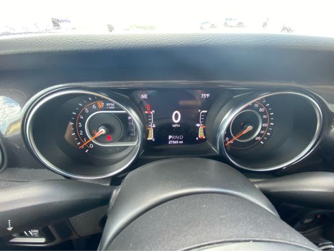Used 2022 Jeep Gladiator Sport AWD/4WD image 34