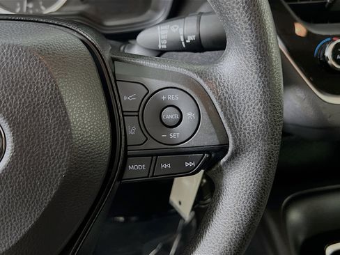 Used 2022 Toyota Corolla LE image 20