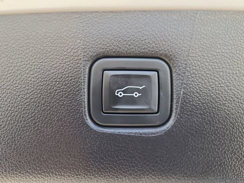 Used 2024 Chevrolet Blazer Premier FWD image 7