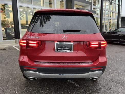 New 2026 Mercedes-Benz GLB 250 image 5