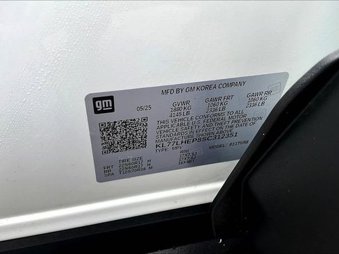 Used 2025 Chevrolet Trax LT FWD image 20