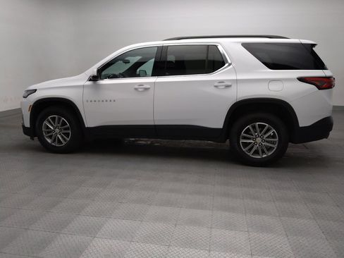 Used 2023 Chevrolet Traverse LT FWD image 3