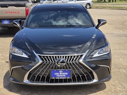 Used 2024 Lexus ES 350 w/ Premium Package FWD image 3