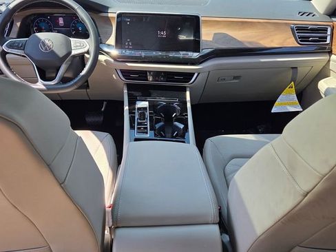 New 2026 Volkswagen Atlas SE image 8