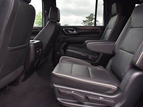 Used 2023 Chevrolet Suburban Premier AWD/4WD image 15