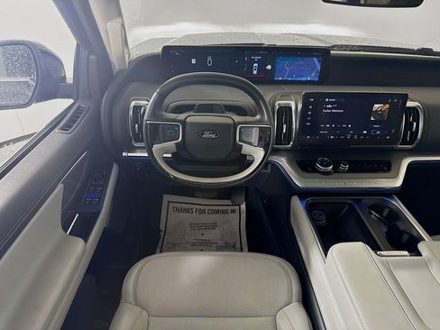 Certified 2025 Ford Expedition Platinum AWD/4WD image 4