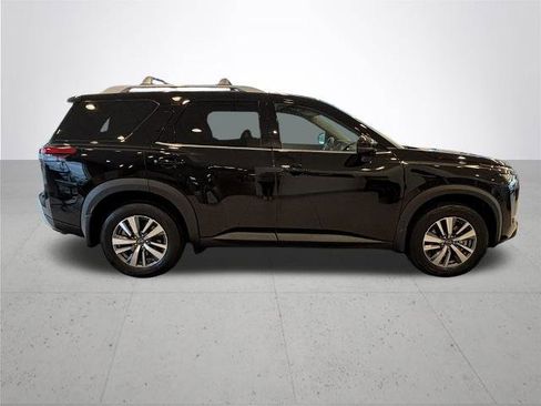 Certified 2024 Nissan Pathfinder SL w/ Cargo Package AWD/4WD image 7