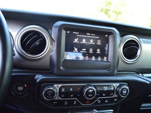 Certified 2020 Jeep Gladiator Rubicon w/ LED Lighting Group image 22